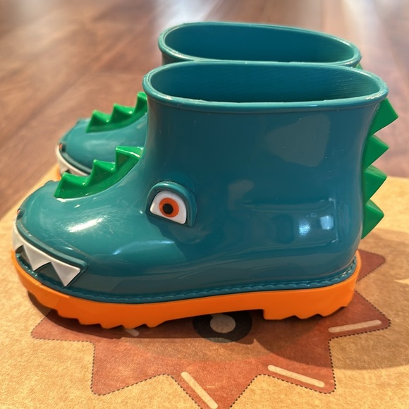 Mini Melissa Toddler Dragon Rain Boots - Picture 4 of 10